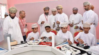 افتتاح مشروع "ابتكار عمان" في شمال الشرقية.. والروبوت والطابعات ثلاثية الأبعاد من أبرز الأقسام