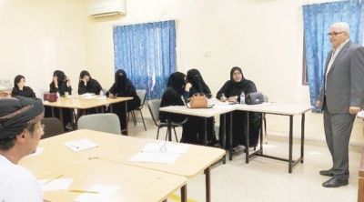 تدريب معلمي اللغة العربية بظفار على استراتيجيات التعلم النشط واستخدام التقنيات الحديثة
