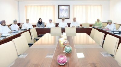المجلس الأكاديمي لكلية عمان للعلوم الصحية والمعهد العالي يطّلع على مسودة اللوائح الأكاديمية ونماذج الشعار
