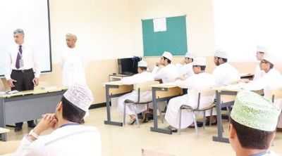 جامعة صحار تنمي المهارات الحياتية والتعليمية لطلبة المدارس