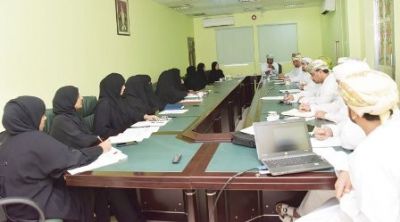 بحث رفع مستوى التحصيل الدراسي وإنجازات مدارس محافظة مسندم