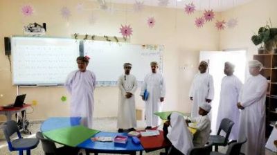 لجنة وزارية تطلع على سير العملية التعليمية بمدارس محافظة الوسطى