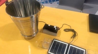 باستخدام الطاقة الشمسية .. طلبة يبتكرون سلة ذكية لتجميع النفايات البحرية
